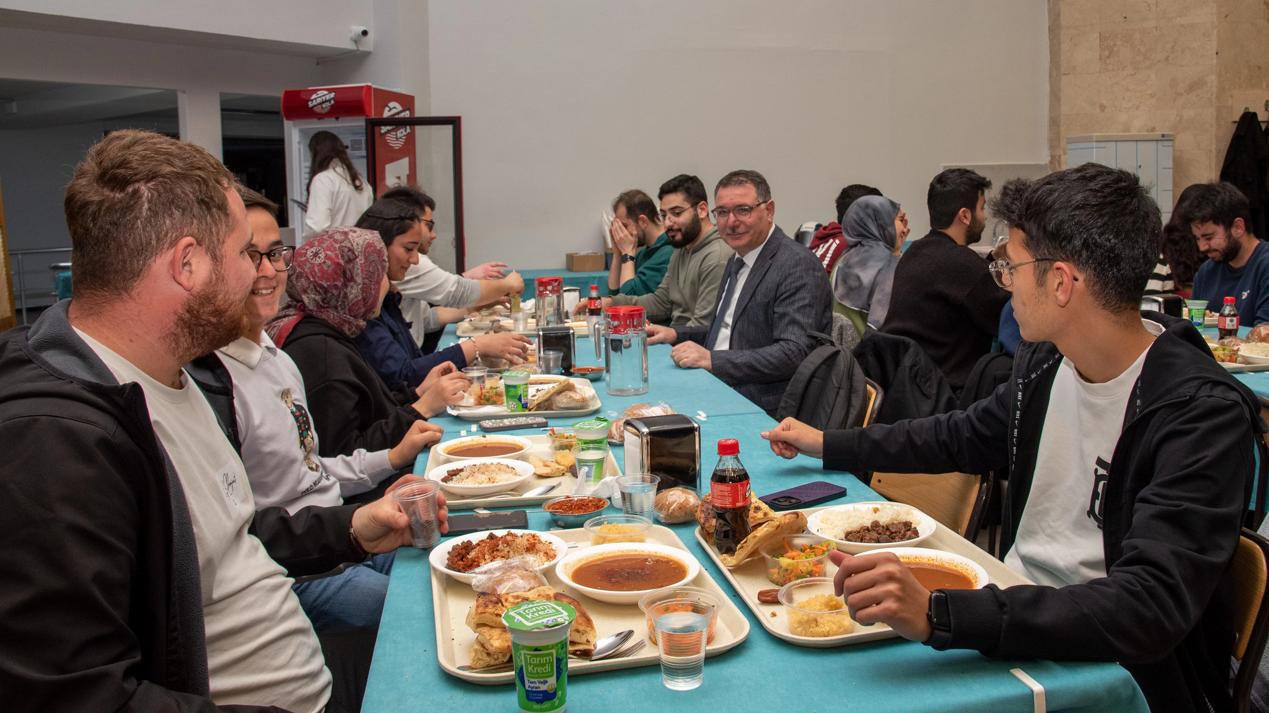 Rektör Yılmaz öğrencilerle iftar yemeğinde bir araya geldi